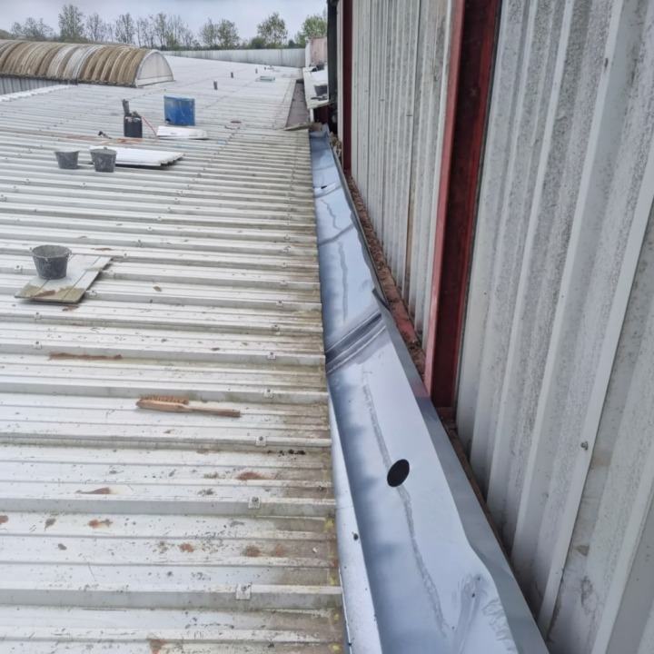 Pose de gouttières Livarot